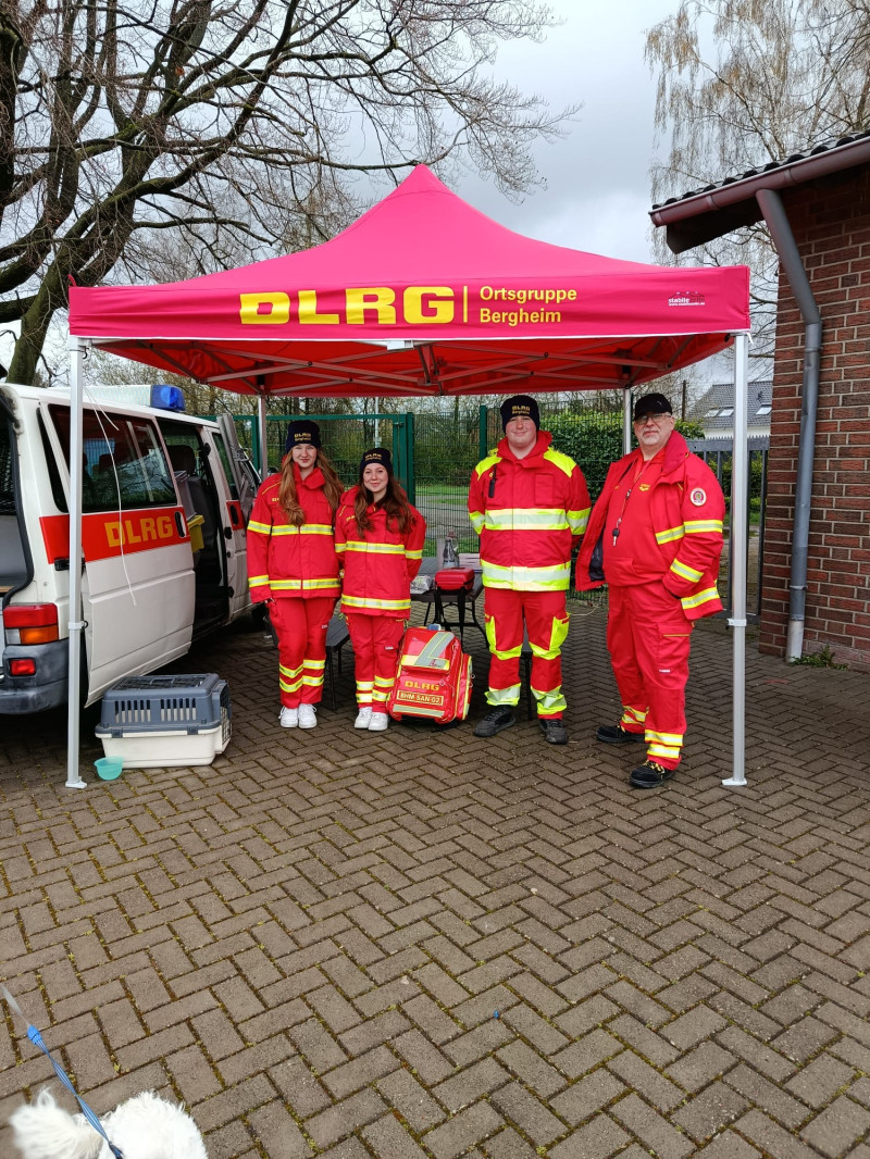 Unser Team vor Ort: Emily, Julia, Julian und Patrick (v.l.)